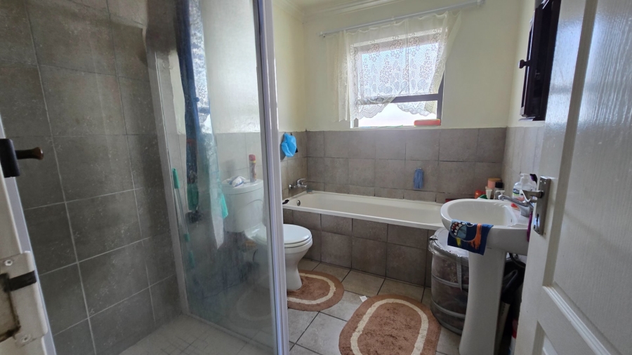 2 Bedroom Property for Sale in Pellissier Free State